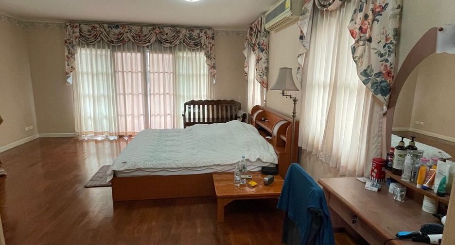 Аренда 4 спальни дом в Сан Саи, Чианг Маи
