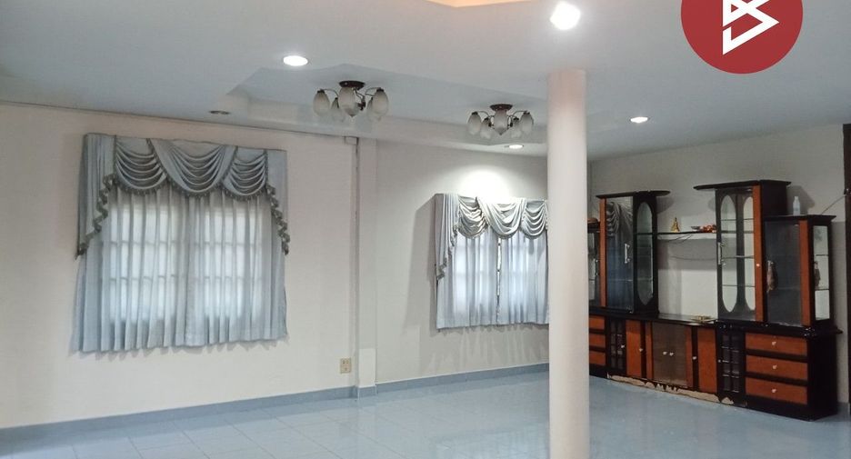 For sale 3 bedrooms house in Sam Phran, Nakhon Pathom
