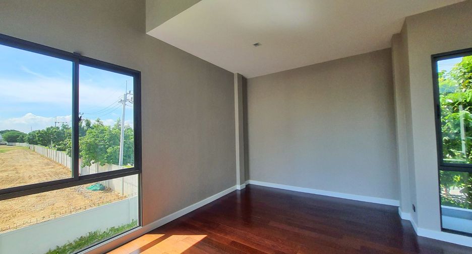 For sale 4 bedrooms house in Bang Bua Thong, Nonthaburi