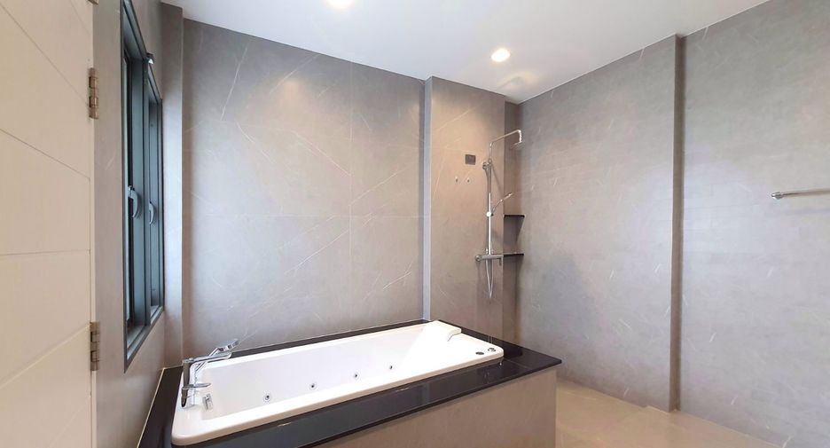 For sale 4 bedrooms house in Bang Bua Thong, Nonthaburi