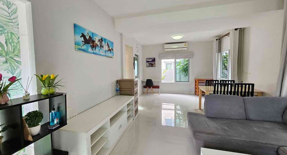 For sale 3 bedrooms house in San Kamphaeng, Chiang Mai