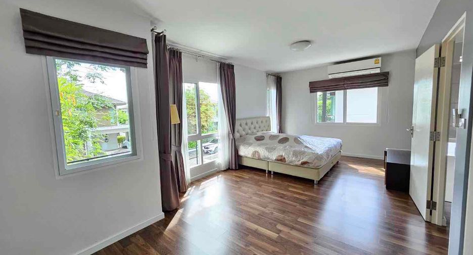 For sale 3 bedrooms house in San Kamphaeng, Chiang Mai