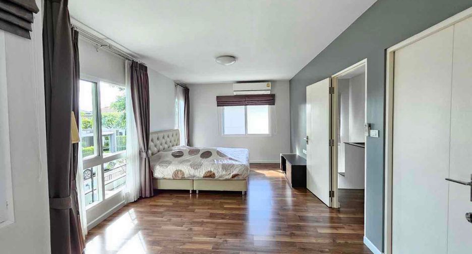 For sale 3 bedrooms house in San Kamphaeng, Chiang Mai