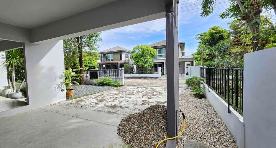 For sale 3 bedrooms house in San Kamphaeng, Chiang Mai