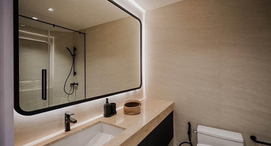 For rent 2 bedrooms condo in Bang Phlat, Bangkok