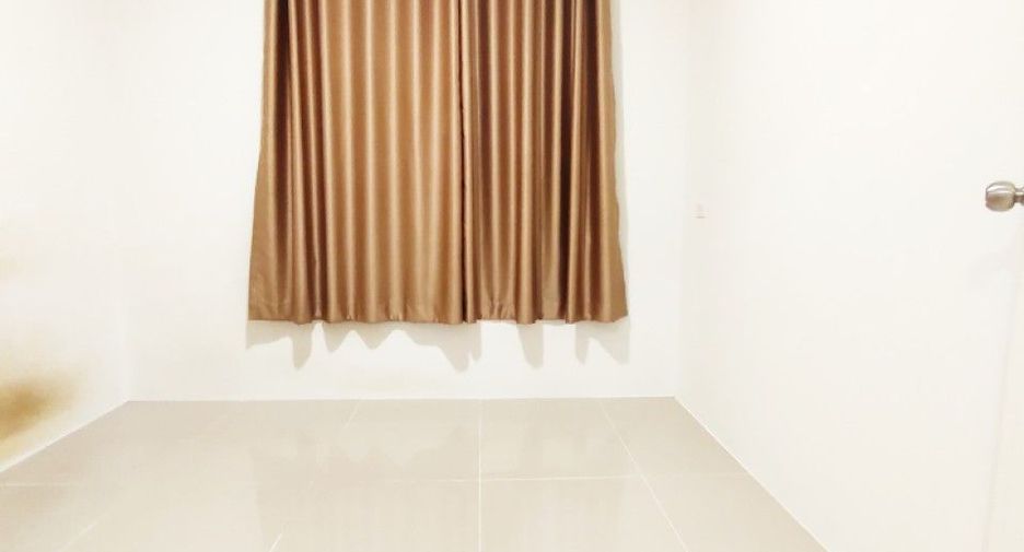For sale 3 bedrooms townhouse in Mueang Samut Prakan, Samut Prakan