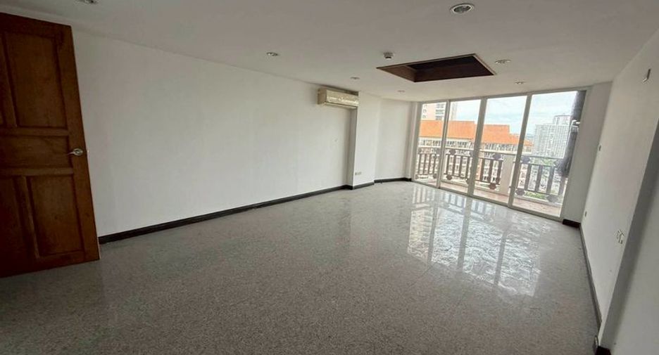 For sale 4 bedrooms condo in Bang Lamung, Chonburi