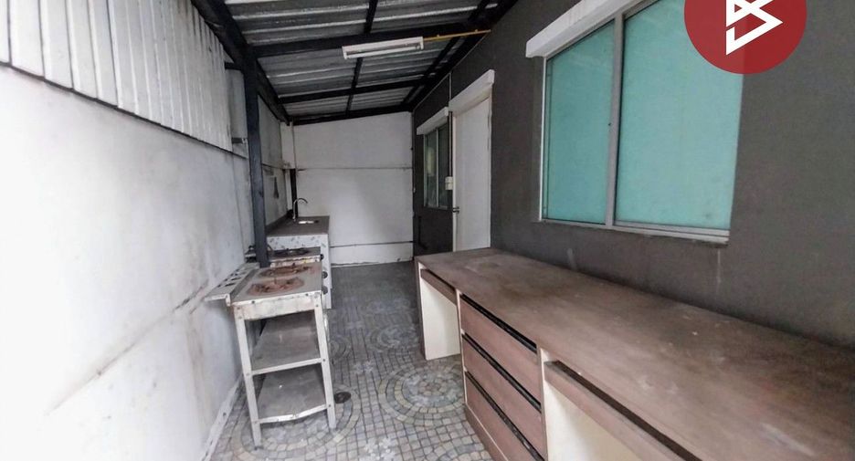 For sale 3 bedrooms townhouse in Lat Krabang, Bangkok