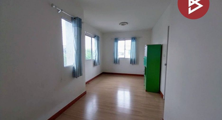 For sale 3 bedrooms townhouse in Lat Krabang, Bangkok