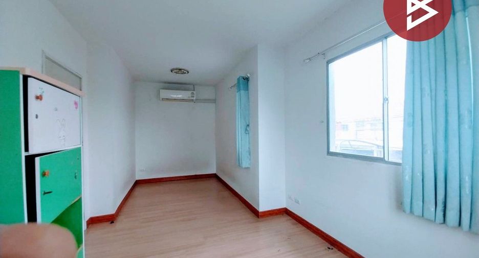 For sale 3 bedrooms townhouse in Lat Krabang, Bangkok