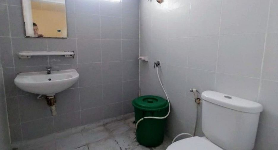 For sale 3 bedrooms townhouse in Lat Krabang, Bangkok