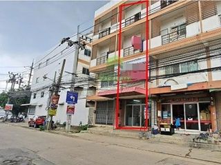 For sale 3 bedrooms retail Space in Phra Samut Chedi, Samut Prakan
