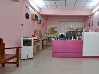 For sale 3 bedrooms retail Space in Phra Samut Chedi, Samut Prakan