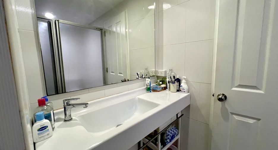 For sale 2 bedrooms condo in Chatuchak, Bangkok