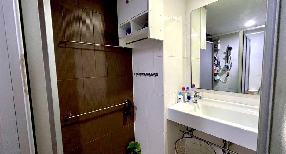 For sale 2 bedrooms condo in Chatuchak, Bangkok