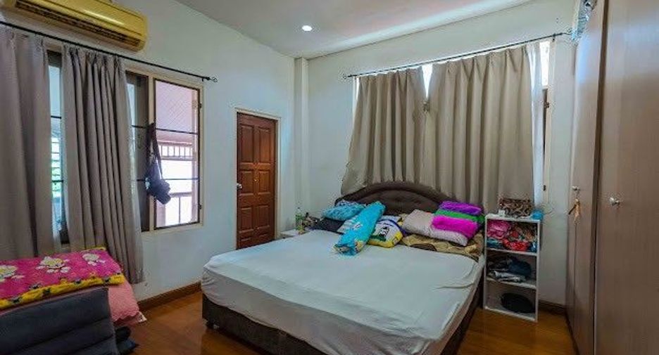 Casa en venta de 3 habitaciones en Bangkok Yai, Bangkok