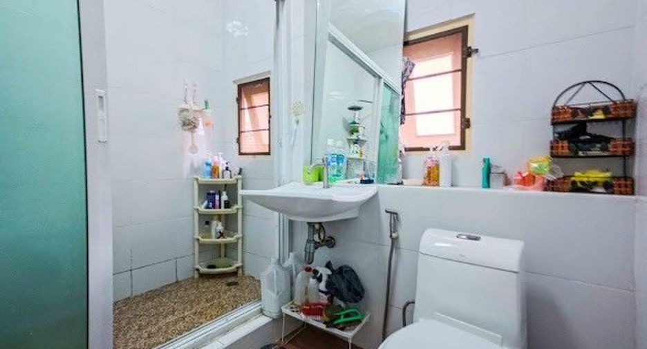 Casa en venta de 3 habitaciones en Bangkok Yai, Bangkok
