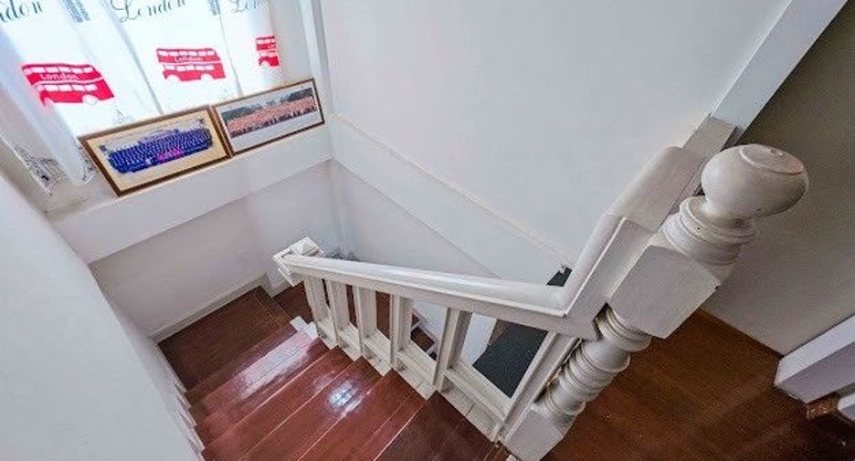 Casa en venta de 3 habitaciones en Bangkok Yai, Bangkok
