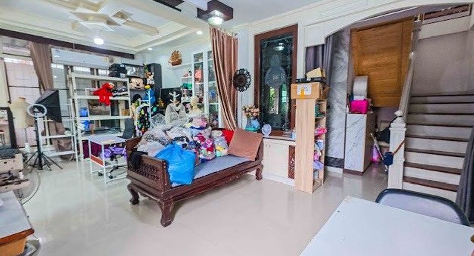Casa en venta de 3 habitaciones en Bangkok Yai, Bangkok