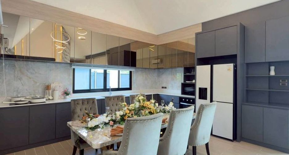 For sale 3 bedrooms villa in Bang Lamung, Chonburi