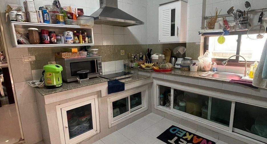 For sale 4 bedrooms house in Bang Phli, Samut Prakan