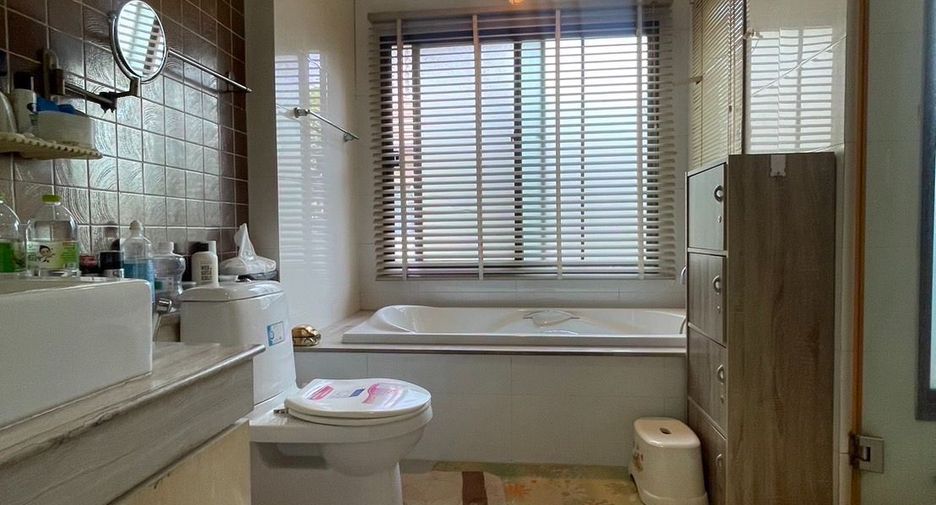 For sale 4 bedrooms house in Bang Phli, Samut Prakan