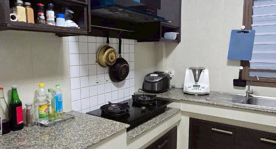 For rent 4 bedrooms house in Bang Phli, Samut Prakan