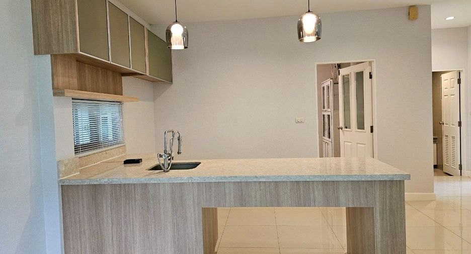 For rent 3 bedrooms house in Bang Phli, Samut Prakan