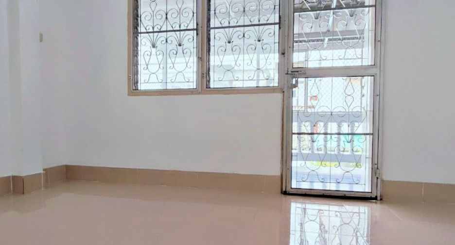 Casa adosada en venta de 2 habitaciones en Nong Chok, Bangkok
