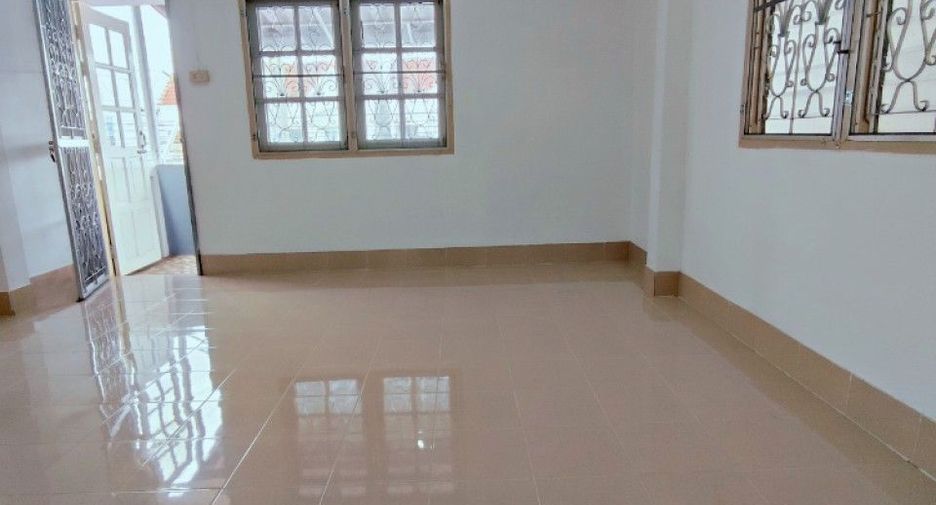 Casa adosada en venta de 2 habitaciones en Nong Chok, Bangkok