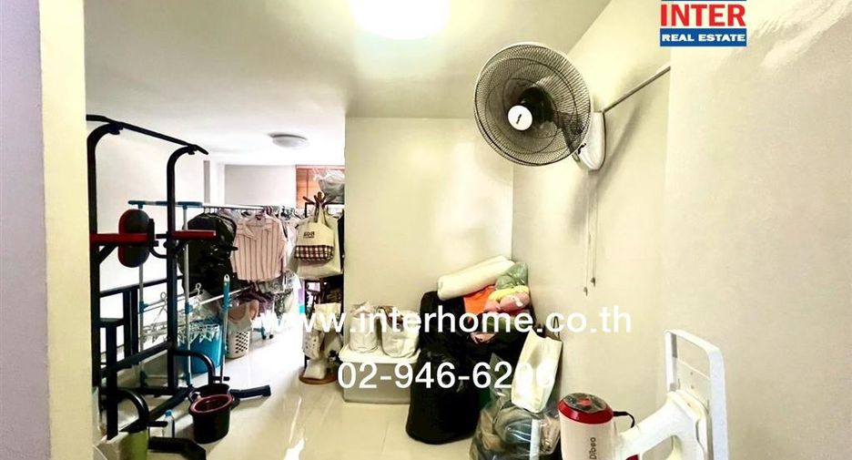 For rent and for sale 4 bedrooms retail Space in Thon Buri, Bangkok