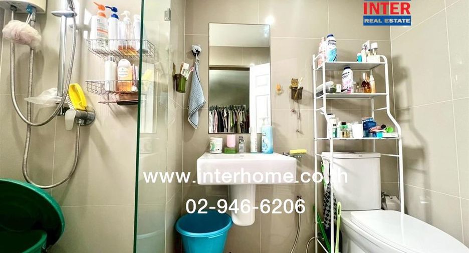 For rent and for sale 4 bedrooms retail Space in Thon Buri, Bangkok
