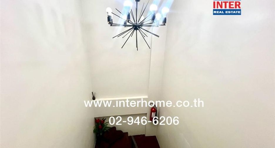 For rent and for sale 4 bedrooms retail Space in Thon Buri, Bangkok