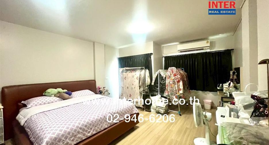 For rent and for sale 4 bedrooms retail Space in Thon Buri, Bangkok