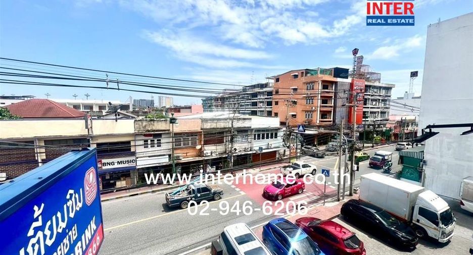 For rent and for sale 4 bedrooms retail Space in Thon Buri, Bangkok