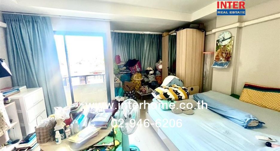 For rent and for sale 4 bedrooms retail Space in Thon Buri, Bangkok