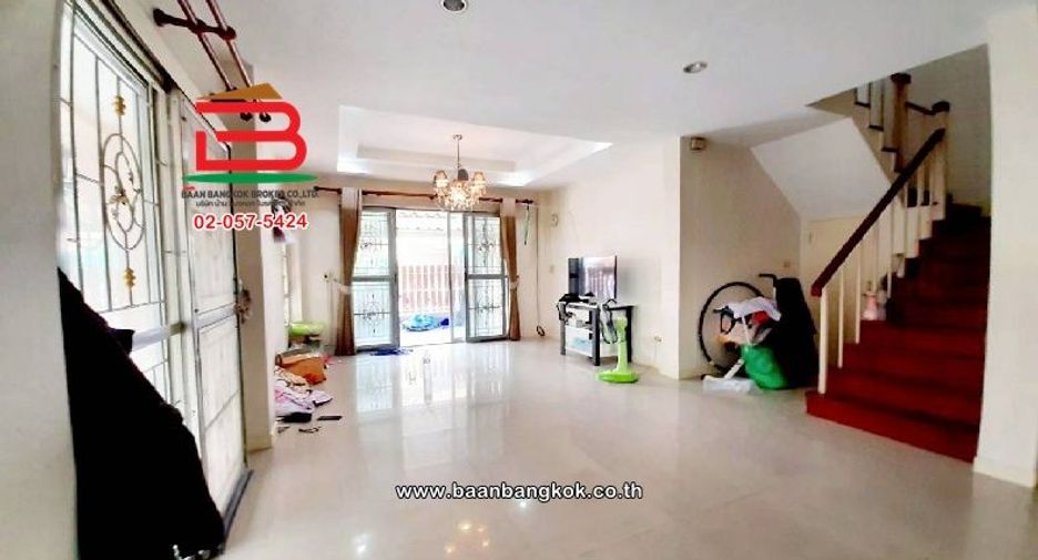 For rent and for sale 3 bedrooms townhouse in Khlong Sam Wa, Bangkok