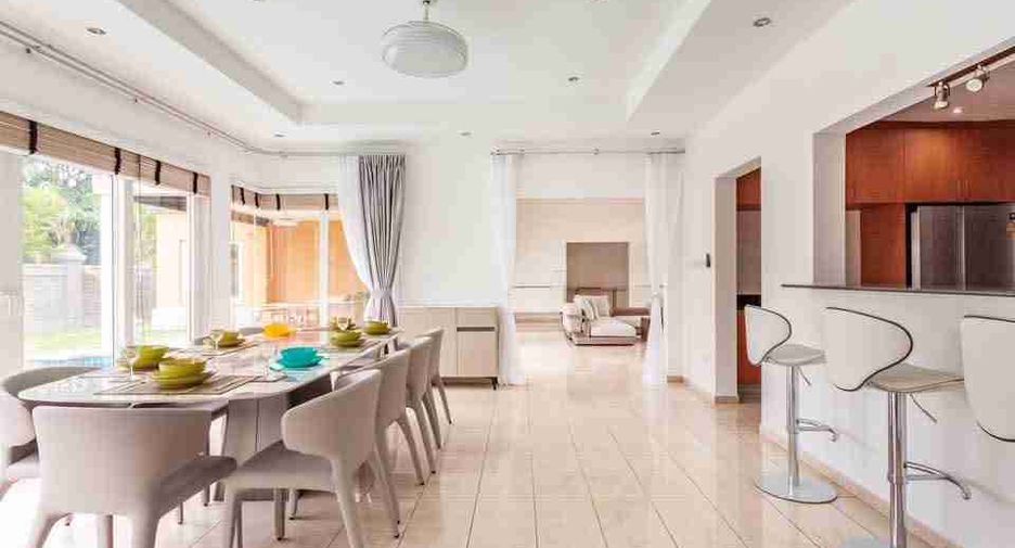 Villa en alquiler de 4 habitaciones en Bang Lamung, Chonburi