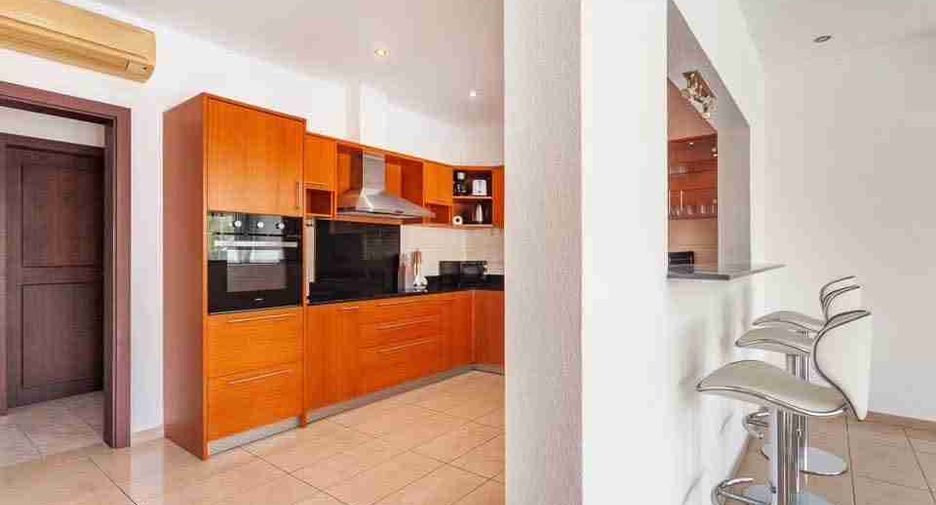Villa en alquiler de 4 habitaciones en Bang Lamung, Chonburi