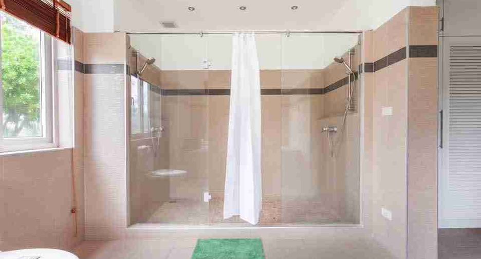 Villa en alquiler de 4 habitaciones en Bang Lamung, Chonburi