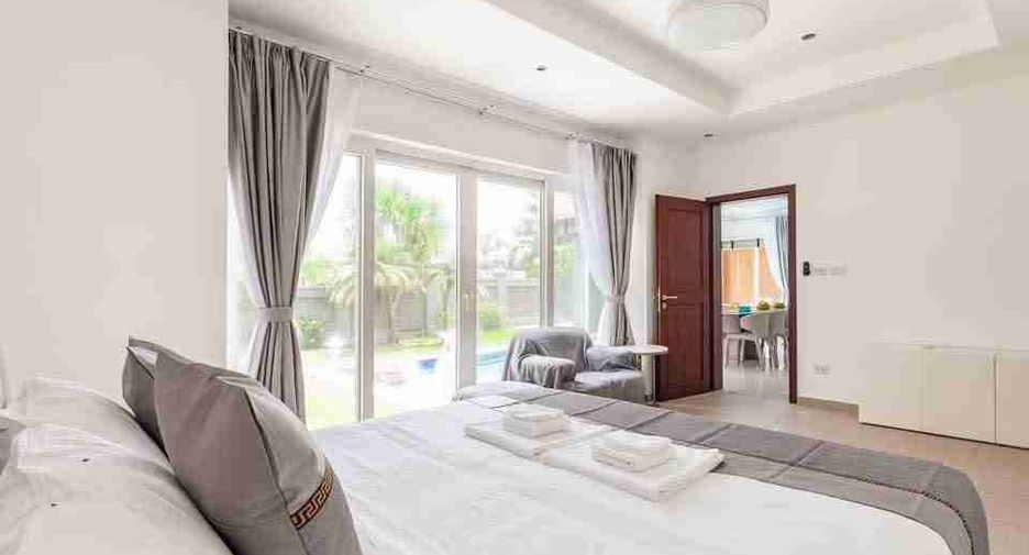 Villa en alquiler de 4 habitaciones en Bang Lamung, Chonburi