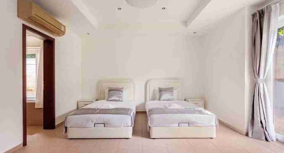 Villa en alquiler de 4 habitaciones en Bang Lamung, Chonburi