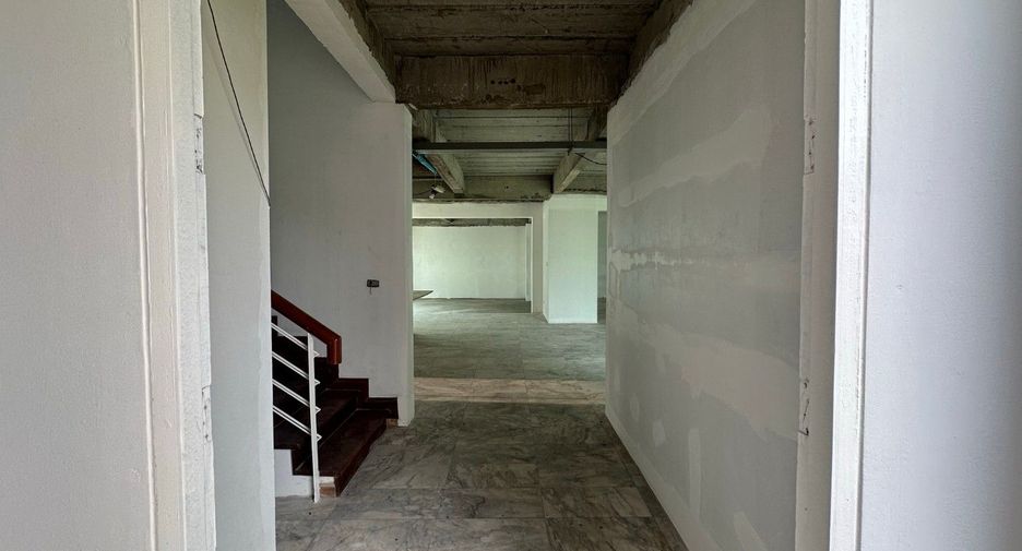 For sale 5 bedrooms house in Watthana, Bangkok