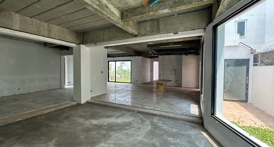 For sale 5 bedrooms house in Watthana, Bangkok