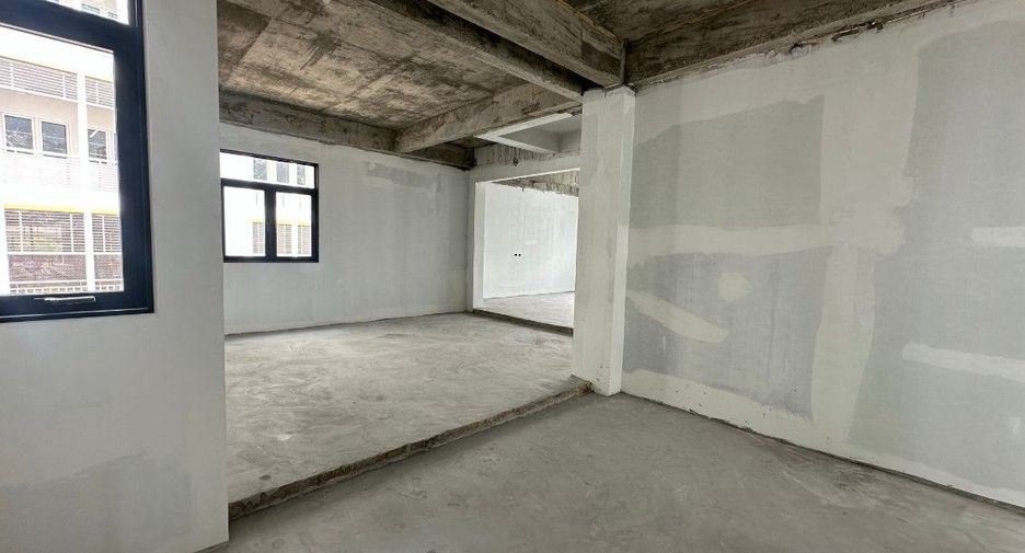 For sale 5 bedrooms house in Watthana, Bangkok