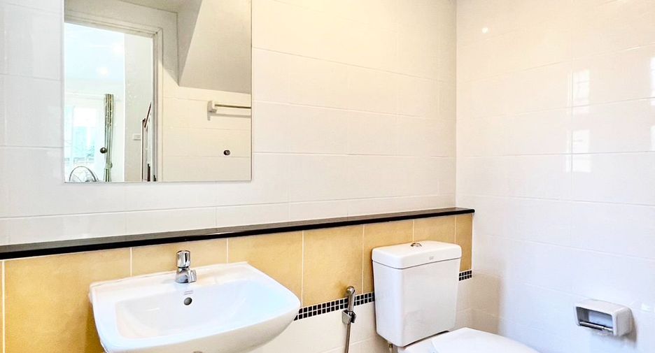 For sale 3 bedrooms house in Suan Luang, Bangkok