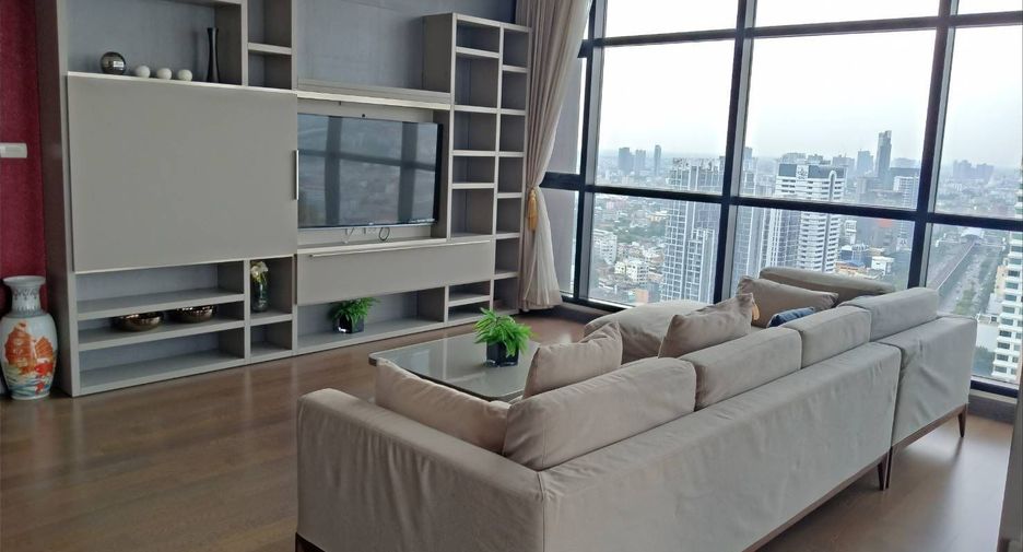 For rent そして for sale 3 ベッドルーム condo in Khlong San, Bangkok