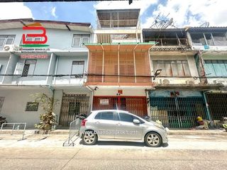 For sale 3 bedrooms retail Space in Pom Prap Sattru Phai, Bangkok