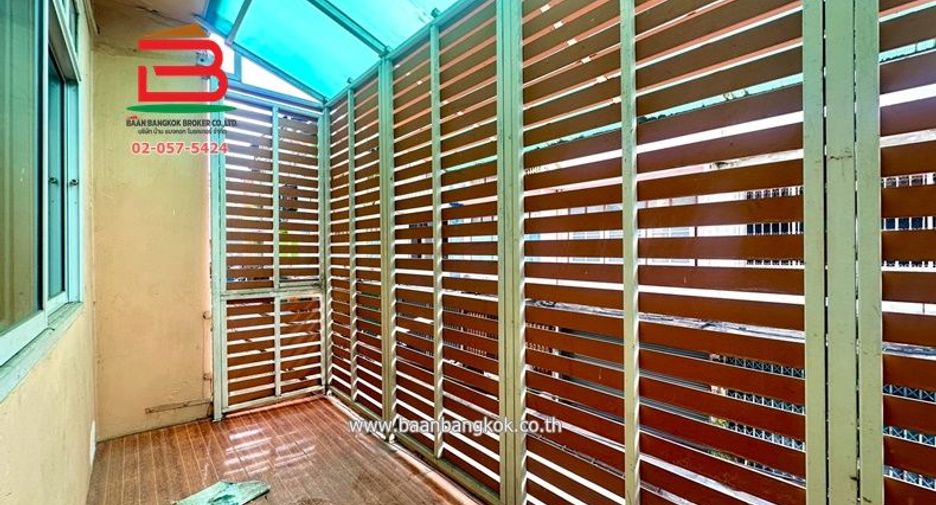 For sale 3 bedrooms retail Space in Pom Prap Sattru Phai, Bangkok