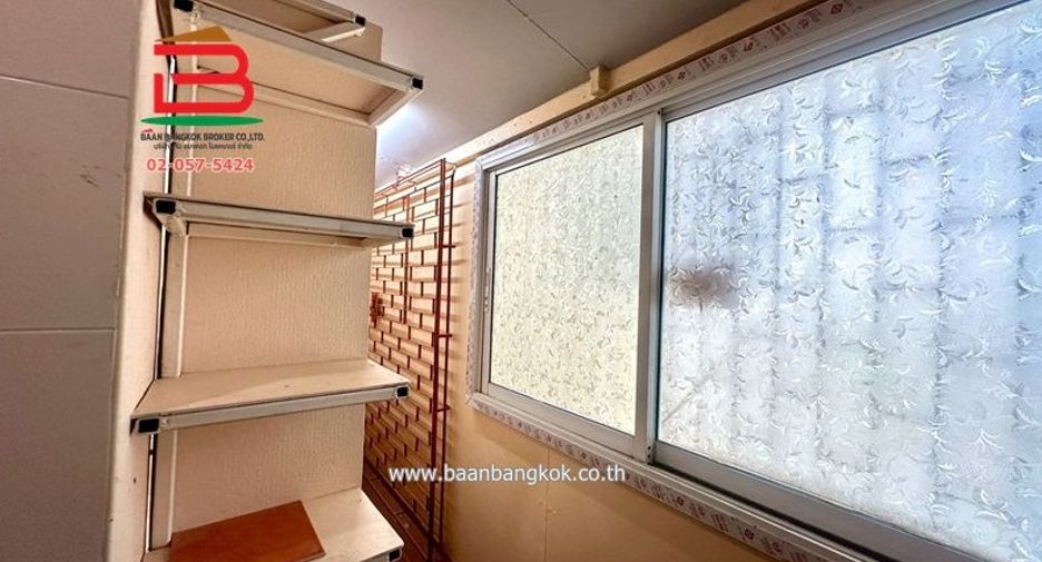 For sale 3 bedrooms retail Space in Pom Prap Sattru Phai, Bangkok